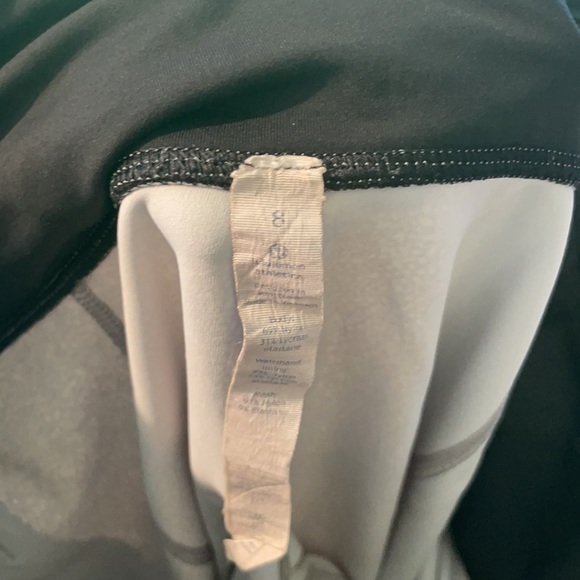 Lululemon leggings size 8 - Picture 3 of 4